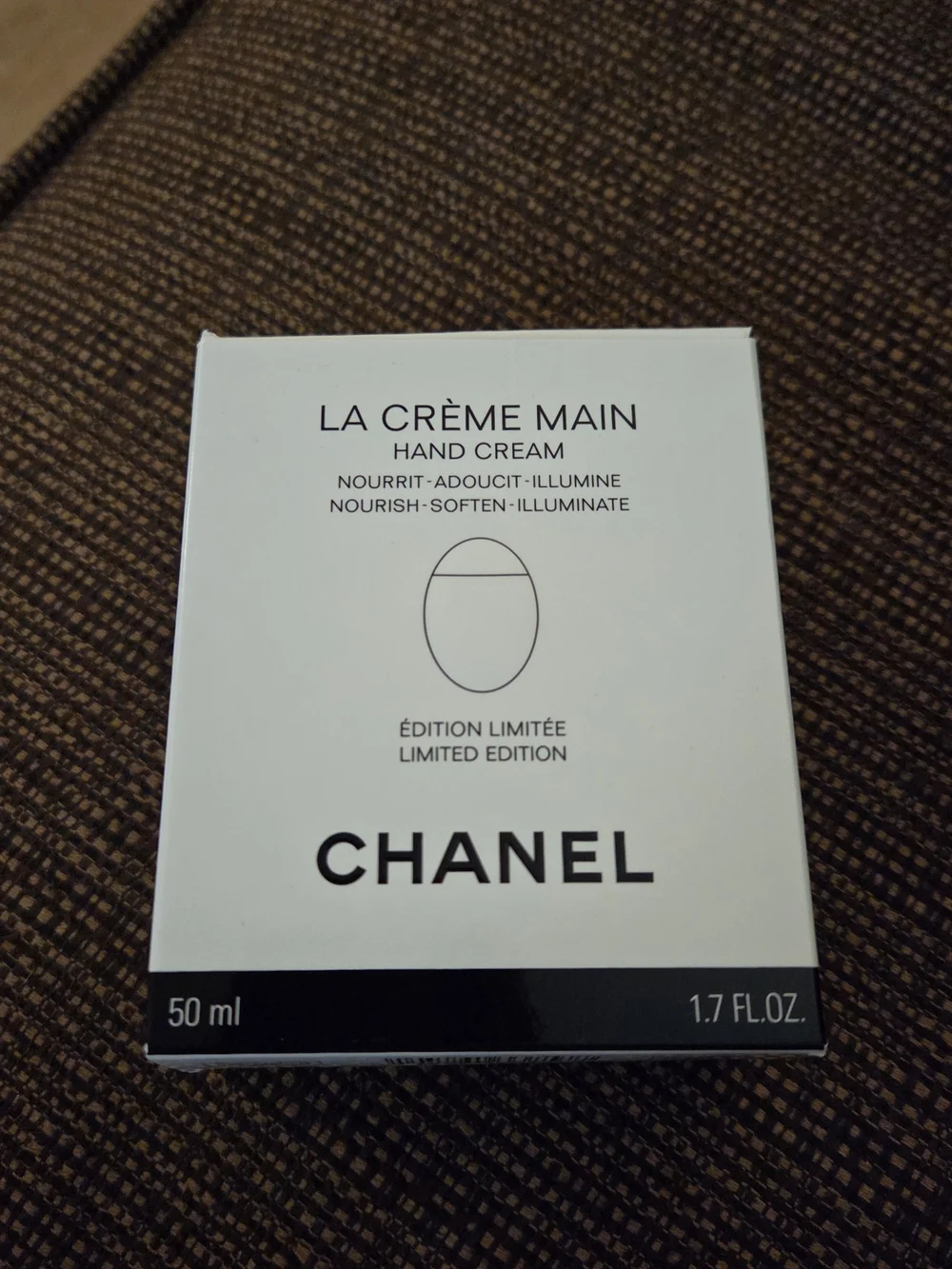 Chanel La Crème Main Hand Cream - White/Black Packaging